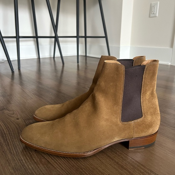 Saint Laurent Men’s Suede Eddie Chelsea Boot - Picture 4 of 8
